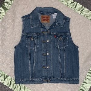 Levi’s Women’s denim vest - NEW